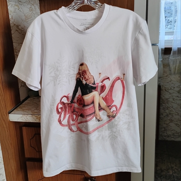 🆕 Mariah Carey Official Merry Christmas One & All Tour Sleigh T-Shirt, S, NWOT - Picture 5 of 12
